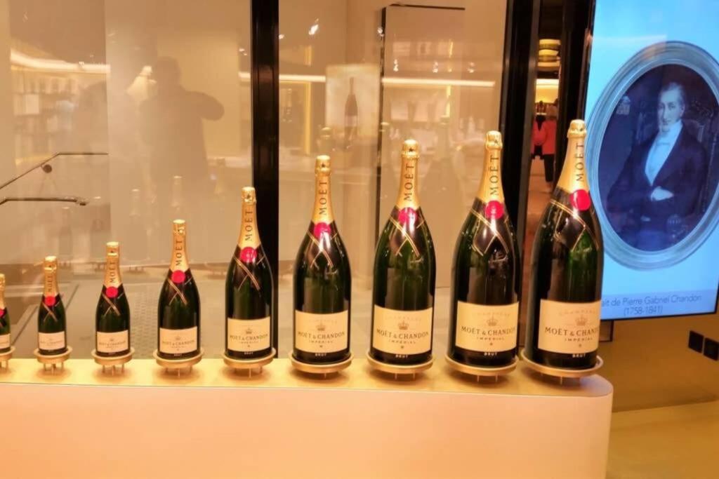 Suite Premium Le Figaro 2 에페르네이 외부 사진